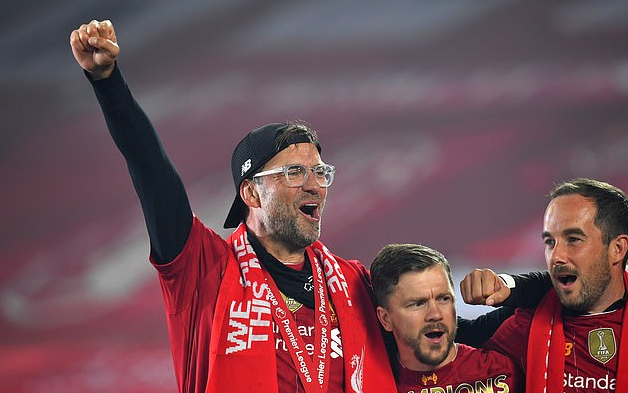 记者：阿贾克斯正接触前狼堡主帅西莫尼斯，视为海廷加继任者