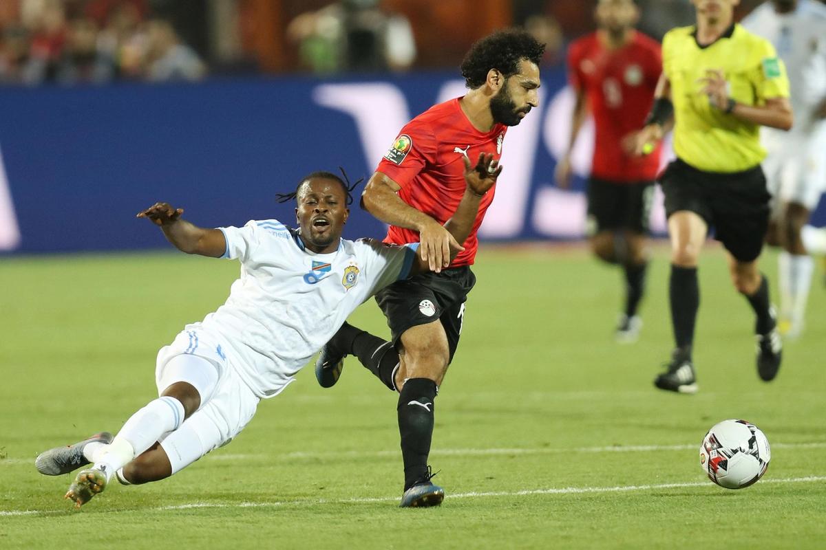 山东男篮vs深圳大名单：山东三外援齐出，深圳贺希宁领衔（山东男篮对阵深圳名单出炉：三外援齐上阵，深圳由贺希宁领衔）