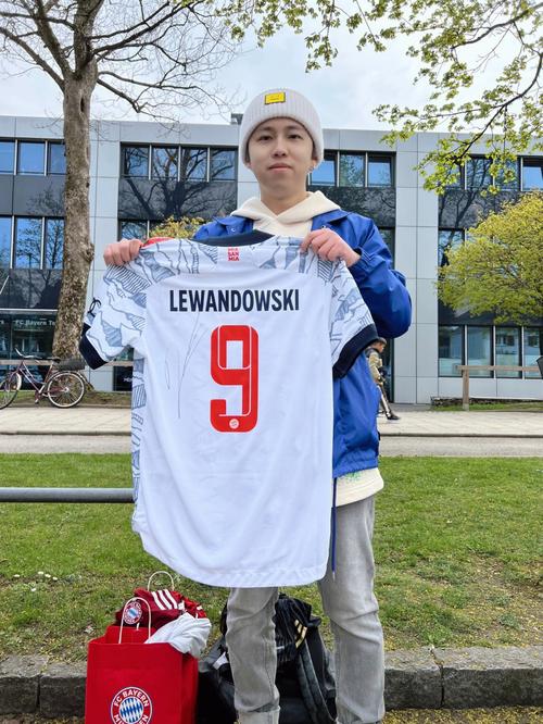 MLB》渡边直美现身天使洋基观战 前洋基牛棚36岁强投加盟光芒