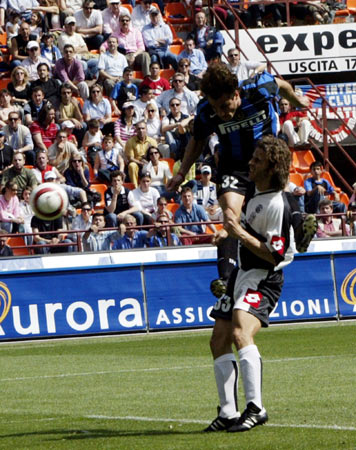 津门虎、申花发布联合倡议书：不发表地域歧视、群体攻击言论（津门虎与申花联合倡议：抵制地域歧视与群体攻击言论）