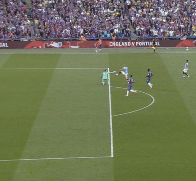 曼联重返英超前六（曼联再度跻身英超前六）