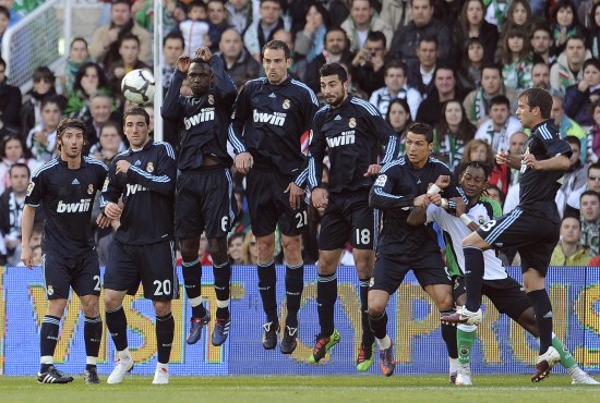 迪尼：谢什科在场上犹豫不决，他从来都和队友不在一个频道上