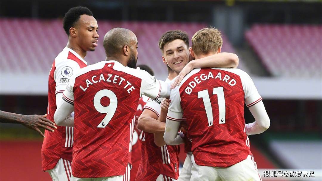 足坛狂欢一夜！欧冠7冠王3-2大逆转登顶意甲，红魔4-1大胜中资球队升第6（欧陆足坛沸腾！欧冠七冠豪门3-2逆转登顶意甲，红魔4-1痛击中资球队跃居第六）